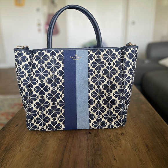 NWT Kate Spade Spade Flower Medium Tote KE481 - Picture 1 of 5